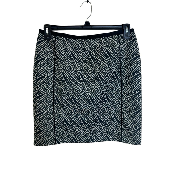 H&M Dresses & Skirts - Women's H&M Skirt Size 10 Black & White Zebra Print